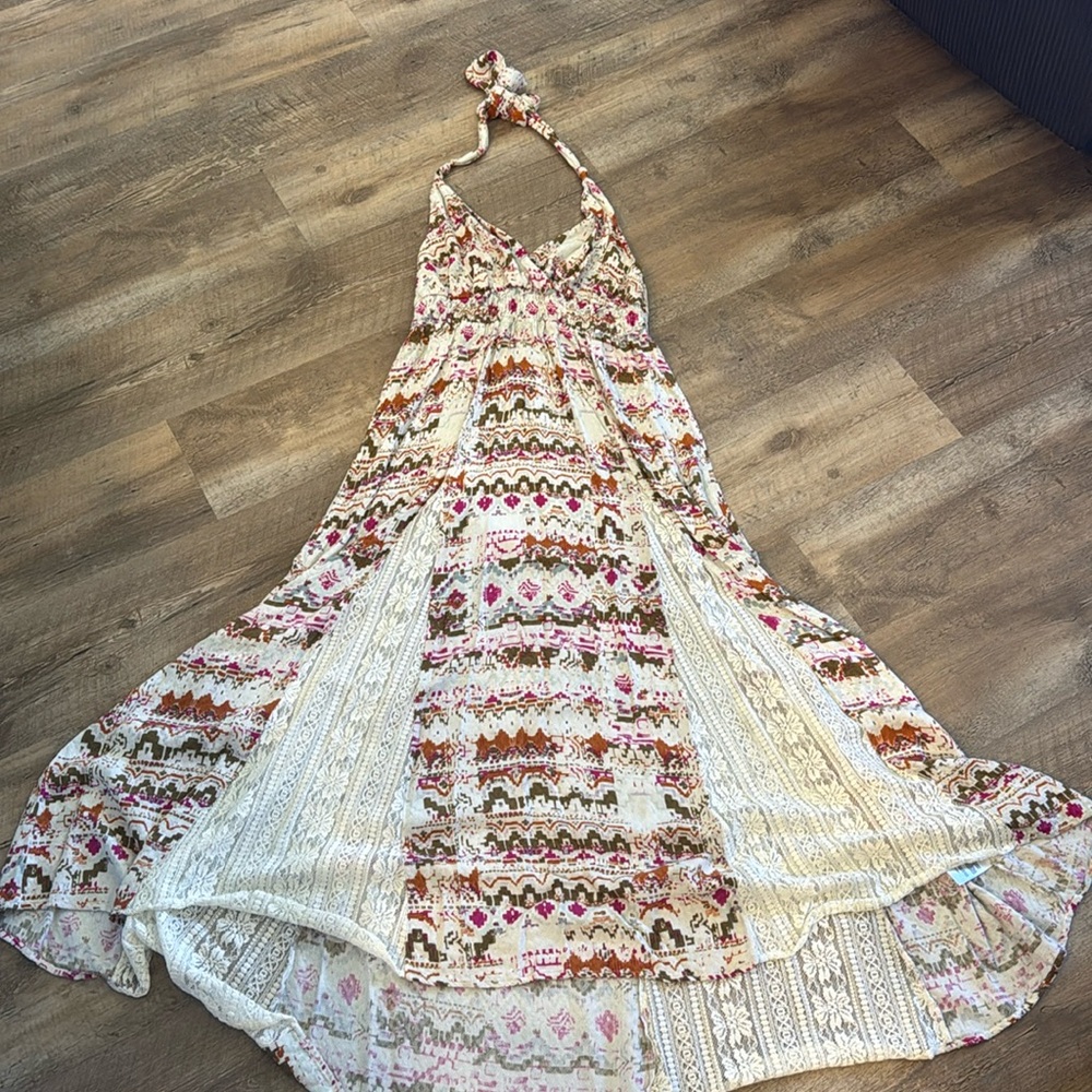 Shyanne Long Patterned Dress With Lace Details